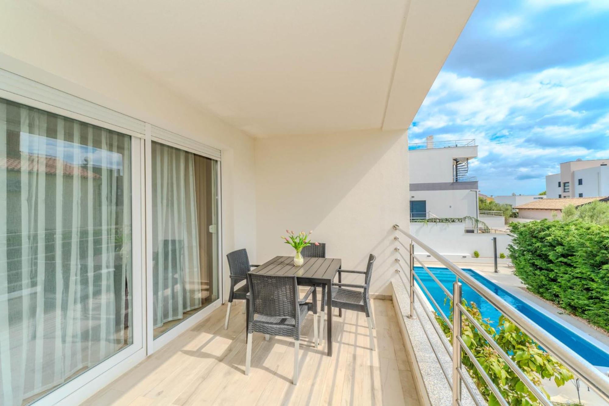 Carlotta Apartament *
